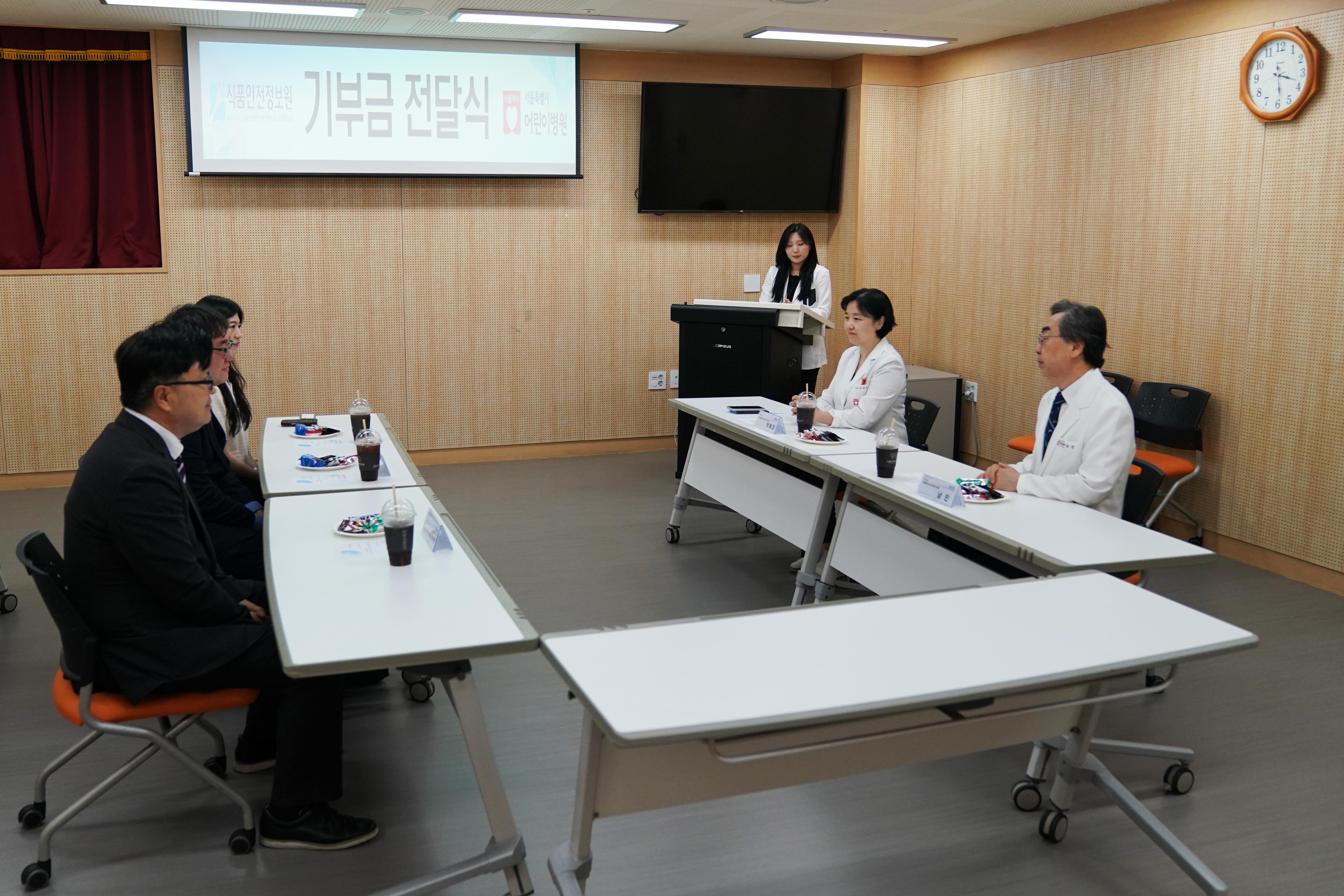 서울특별시 어린이병원 기부금 전달 사진_2